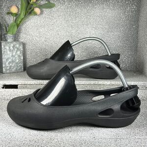 Crocs Black Slip On Sandals Shoes Size 8